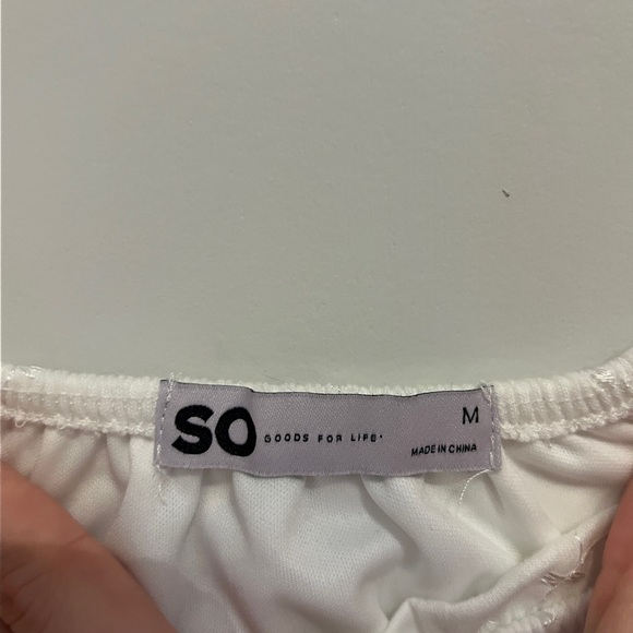 Adorable white eyelet top - Picture 3 of 5